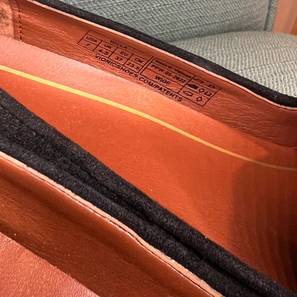 Vionic Willa slip on flat comfort orthotic loafer suede black womens size 7 GUC - Picture 8 of 10